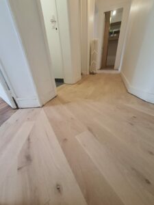 Renforcement des lambourdes + isolation et pose de parquet