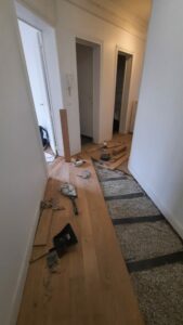 Renforcement des lambourdes + isolation et pose de parquet